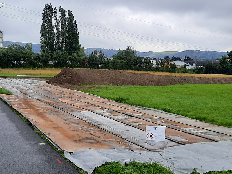Parkeerplaats van rijplaten