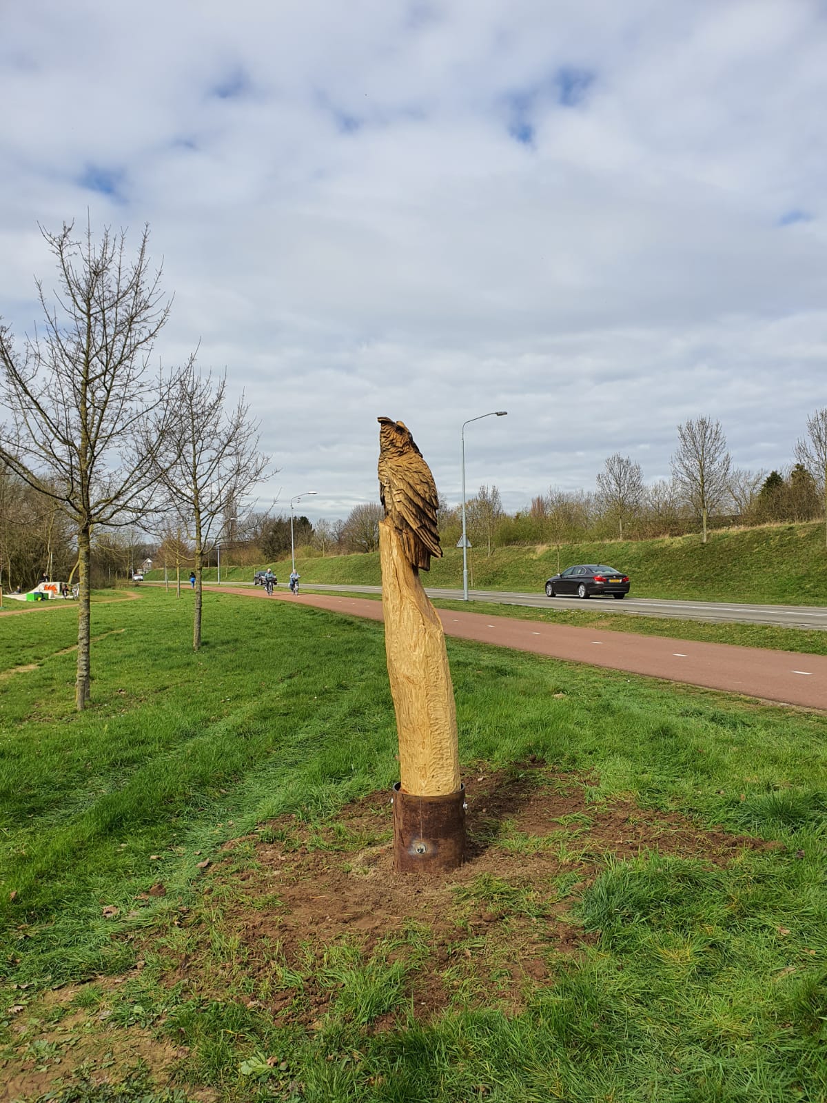 Beeldhoutwerk op buizen van Swanenberg