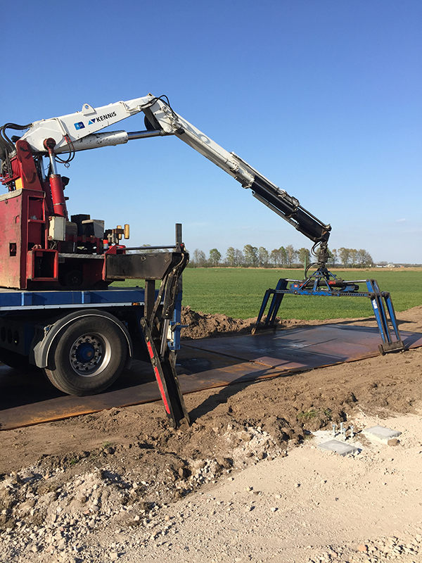 Grote rijlaten worden gelegd door extra grote klem