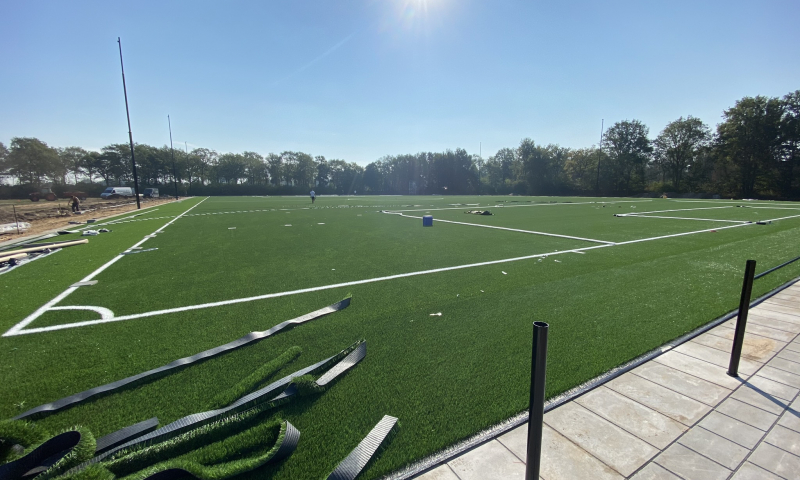 Nieuw kunstgrasveld EGS