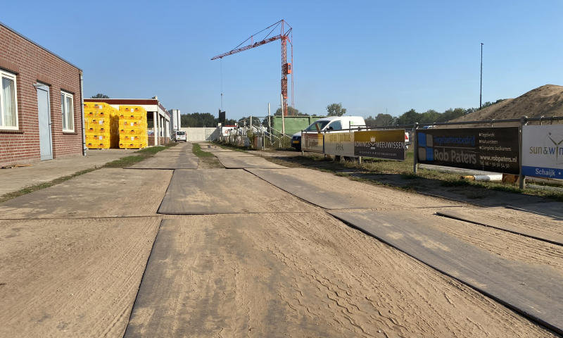Rijplaten op bouwterrein EGS