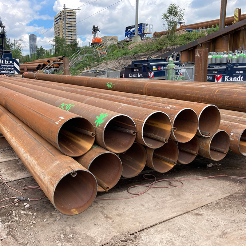 Stapel draaipalen op project